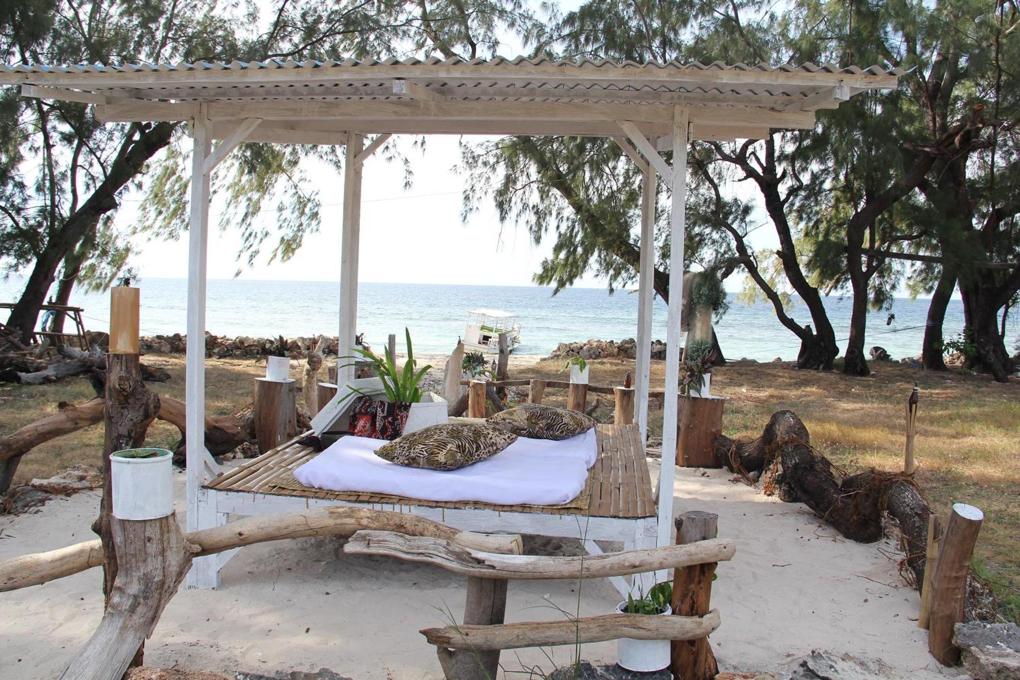 Cemara Beachfront Suite Mondu Εξωτερικό φωτογραφία