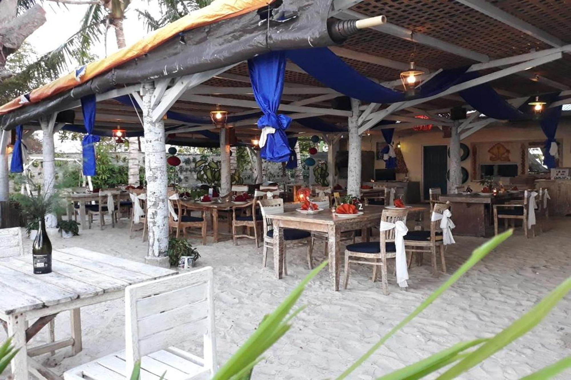 Cemara Beachfront Suite Mondu Εξωτερικό φωτογραφία