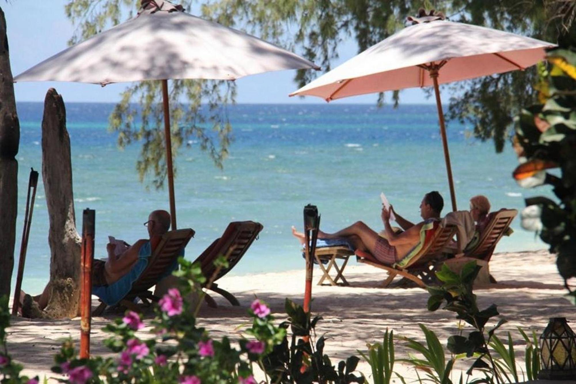 Cemara Beachfront Suite Mondu Εξωτερικό φωτογραφία
